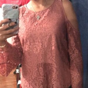 Open shoulder bell sleeve lace top